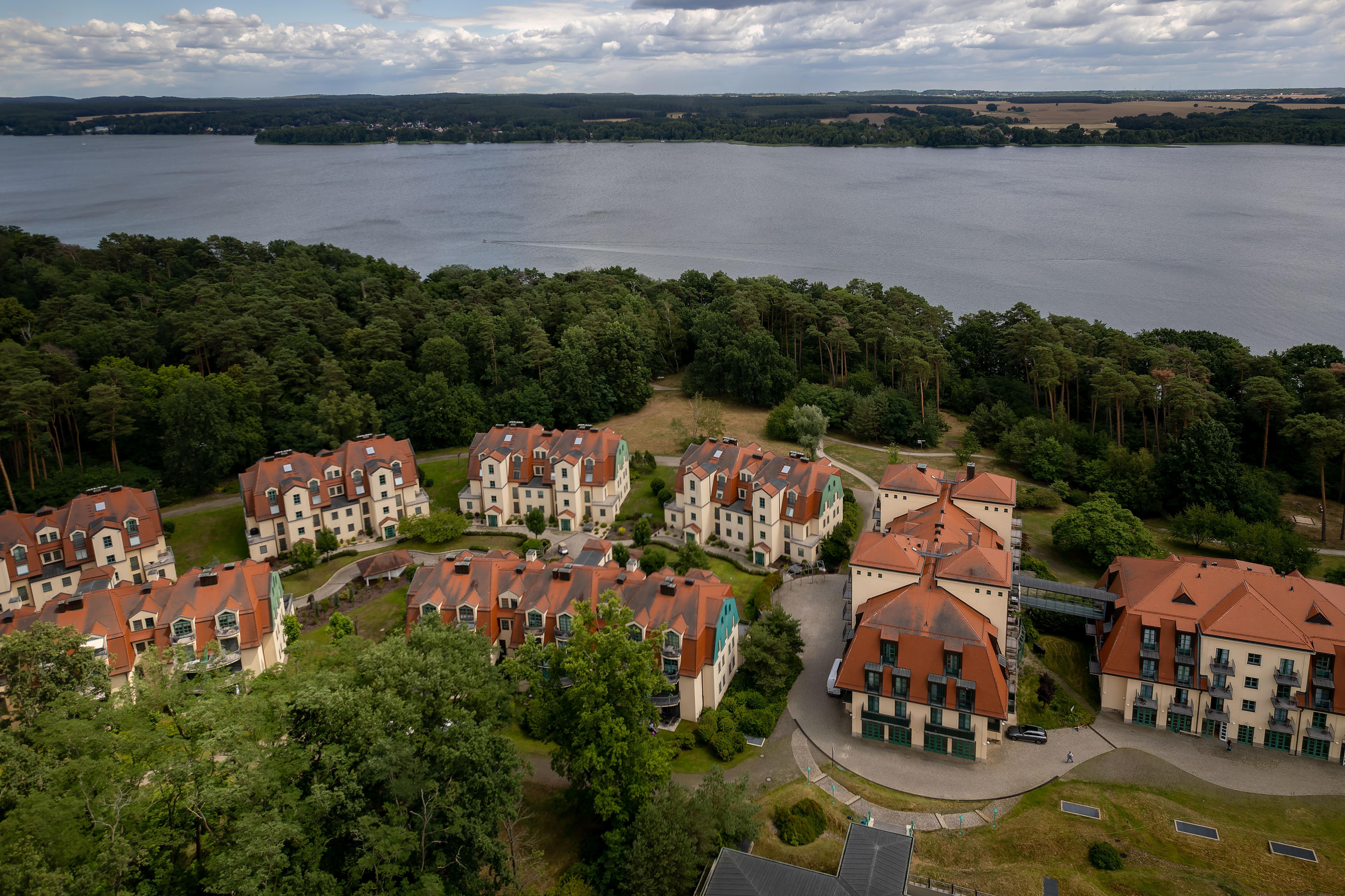 Precise Resort Бад Заров Екстериор снимка Aerial view of the town