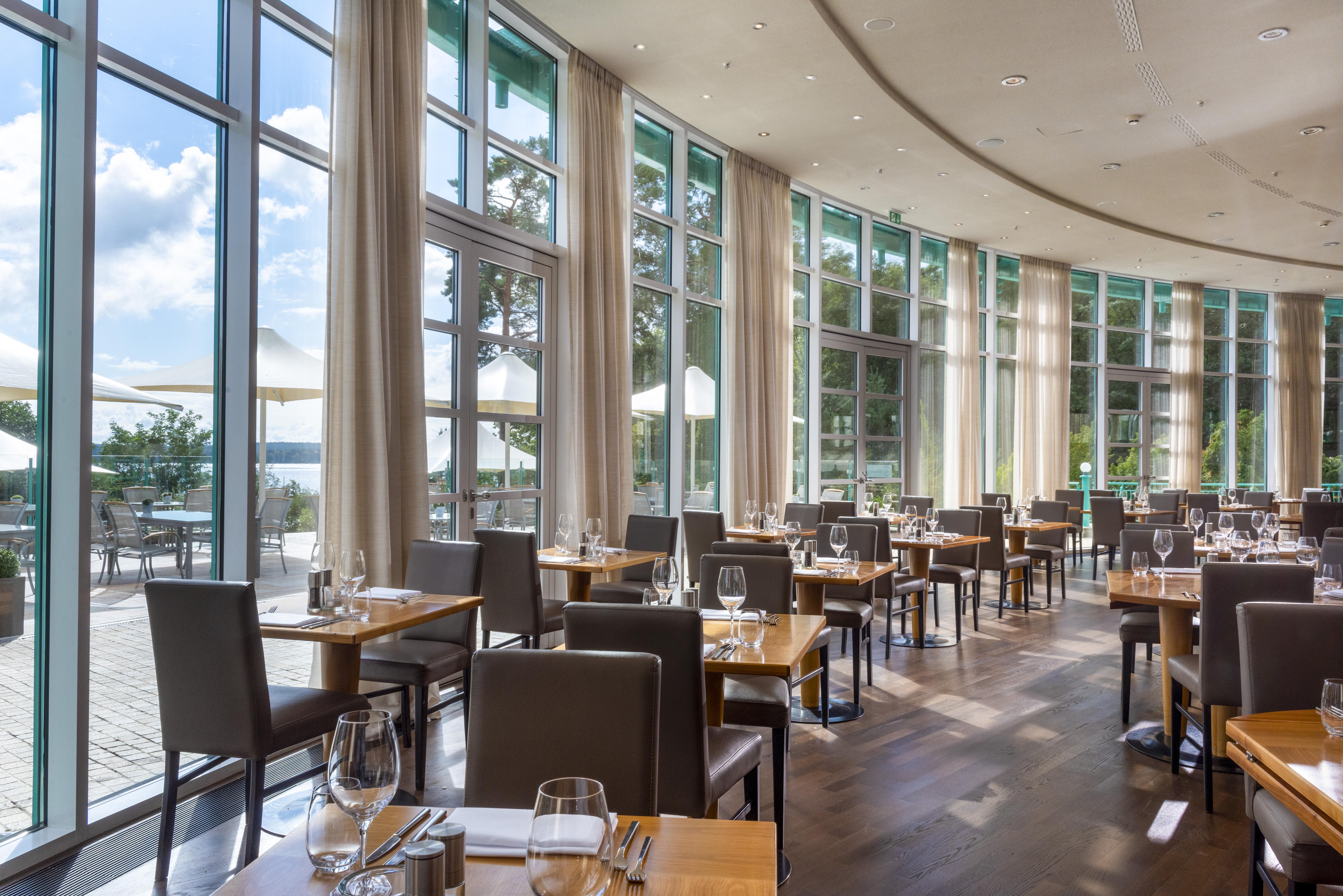 Precise Resort Бад Заров Екстериор снимка Restaurant